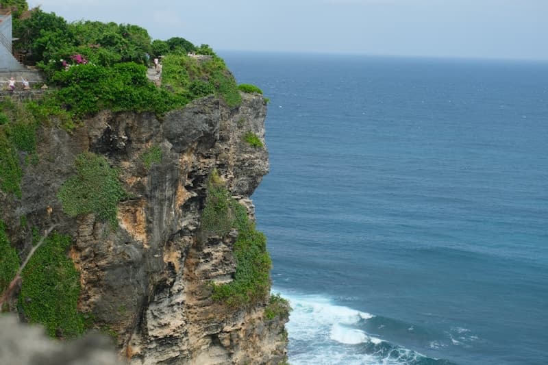 Turquoise ocean below the cliffs at Uluwatu, Bali